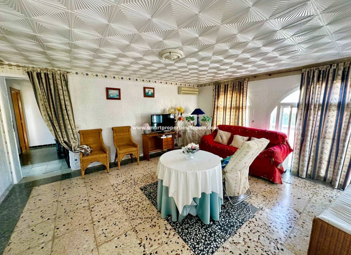 Reventa - Chalet Independiente - La Marina - Urbanización La Marina