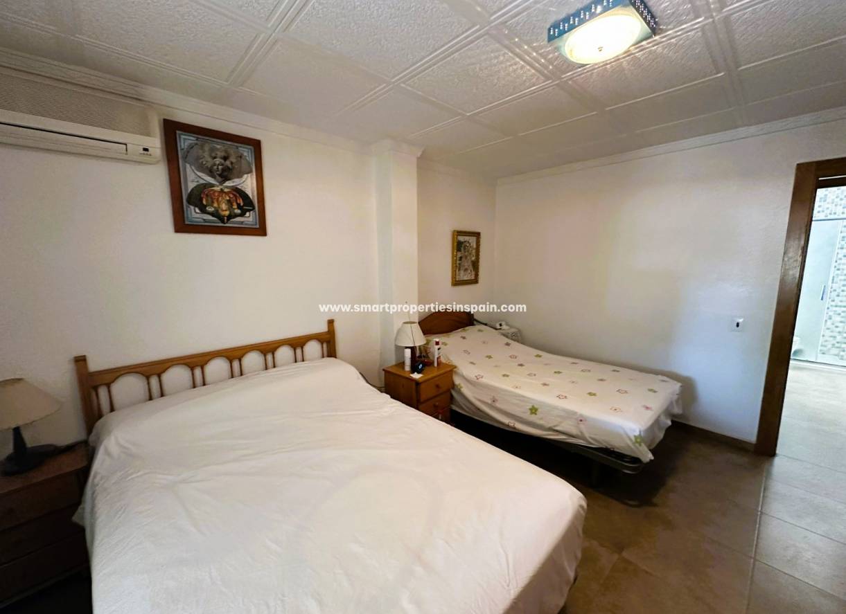 Reventa - Chalet Independiente - La Marina - Urbanización La Marina