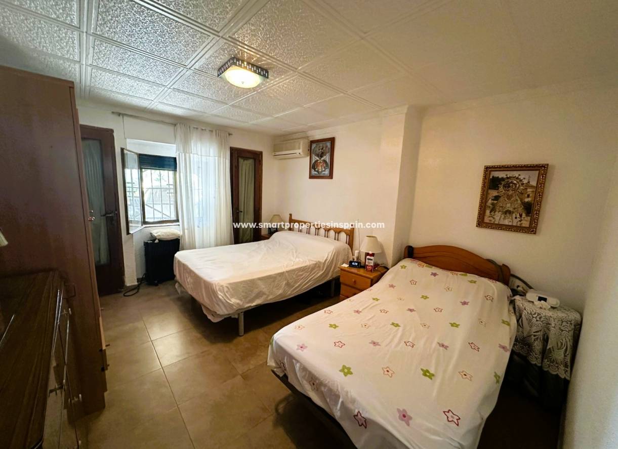 Reventa - Chalet Independiente - La Marina - Urbanización La Marina
