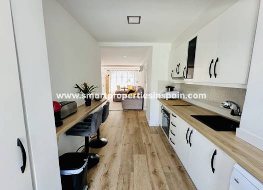 Reventa - Chalet Independiente - La Marina - Urbanización La Marina