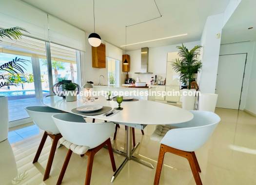Reventa - Chalet Independiente - La Marina - Urbanización La Marina