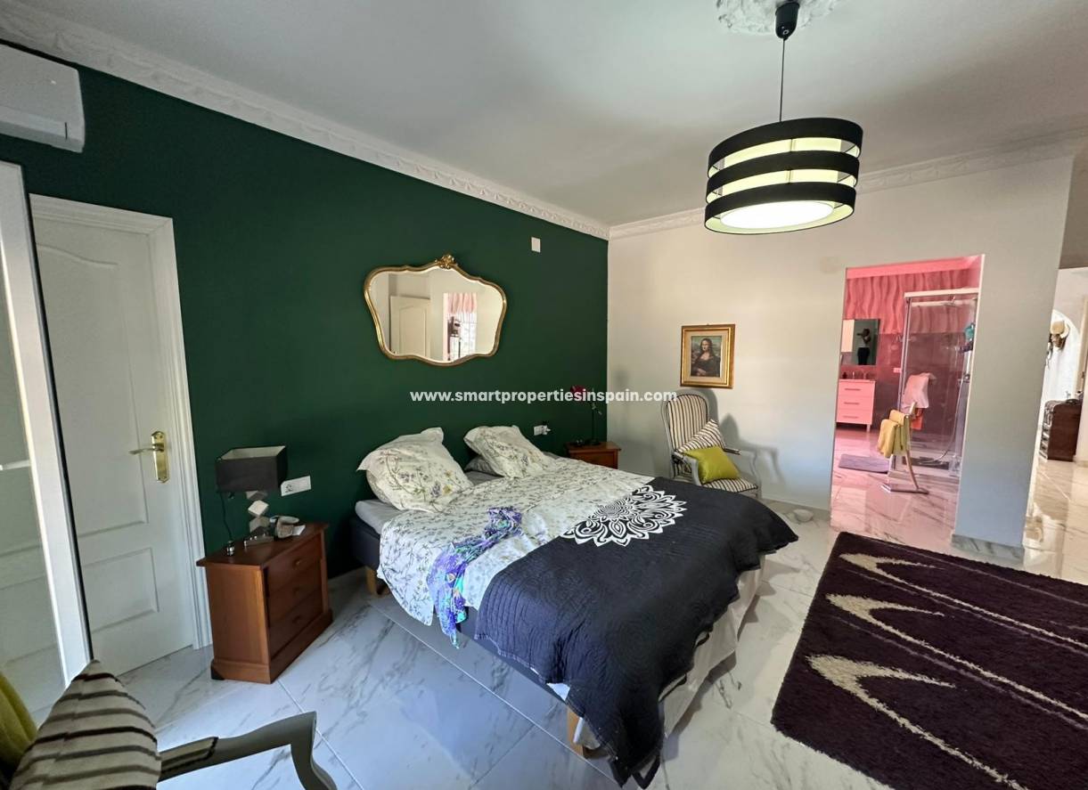Reventa - Chalet Independiente - La Marina - Urbanización La Marina