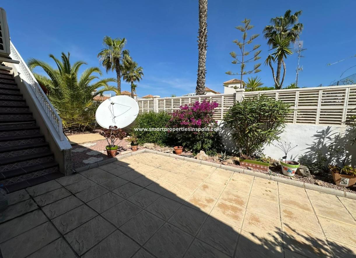 Reventa - Chalet Independiente - La Marina - Urbanización La Marina