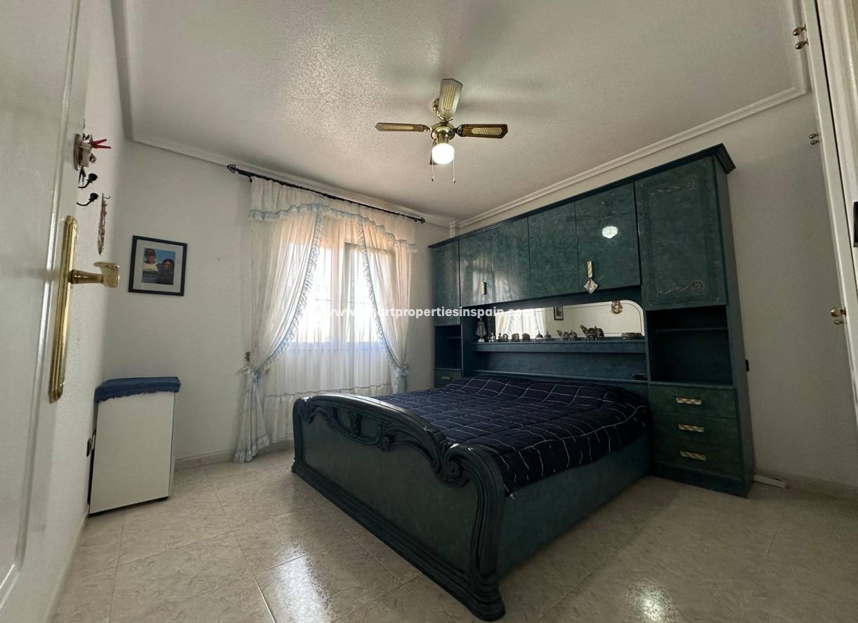 Reventa - Chalet Independiente - La Marina - Urbanización La Marina