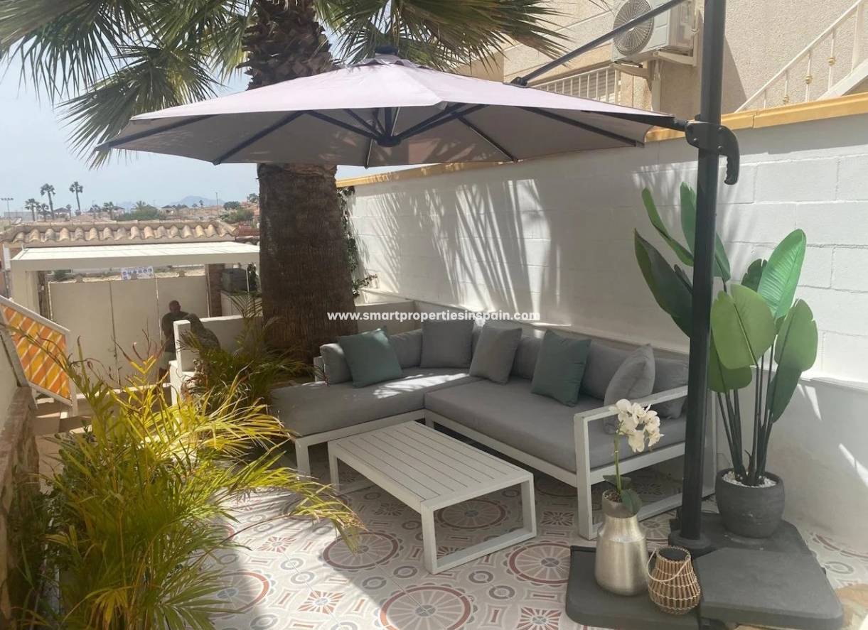 Reventa - Chalet Independiente - La Marina - Urbanización La Marina