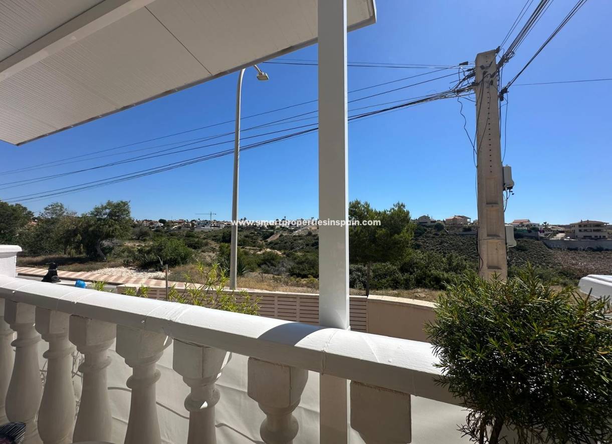 Reventa - Chalet Independiente - La Marina - Urbanización La Marina