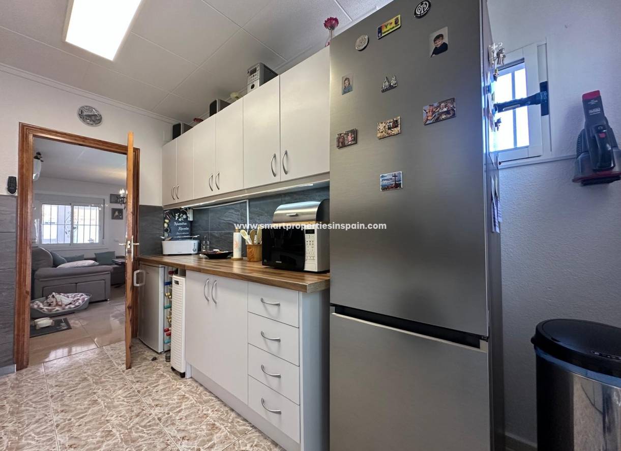 Reventa - Chalet Independiente - La Marina - Urbanización La Marina