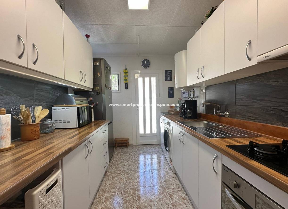 Reventa - Chalet Independiente - La Marina - Urbanización La Marina