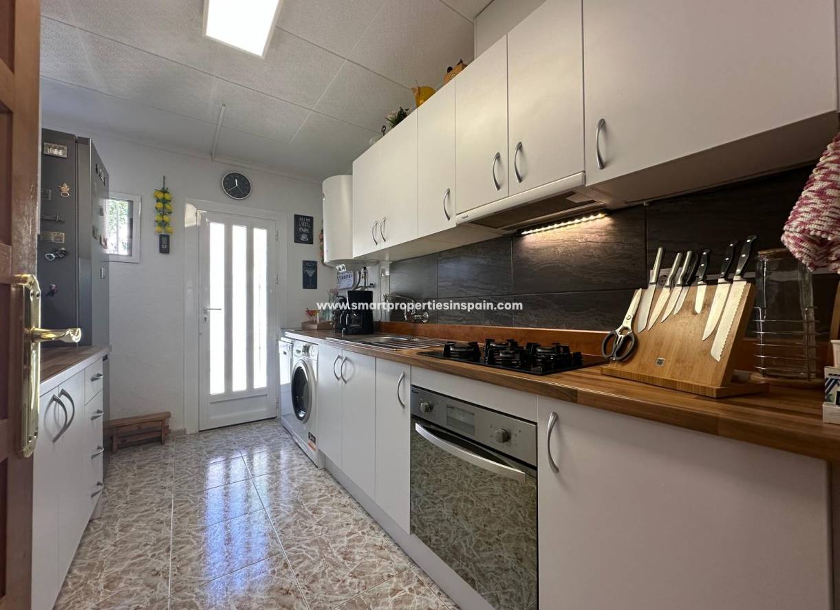 Reventa - Chalet Independiente - La Marina - Urbanización La Marina