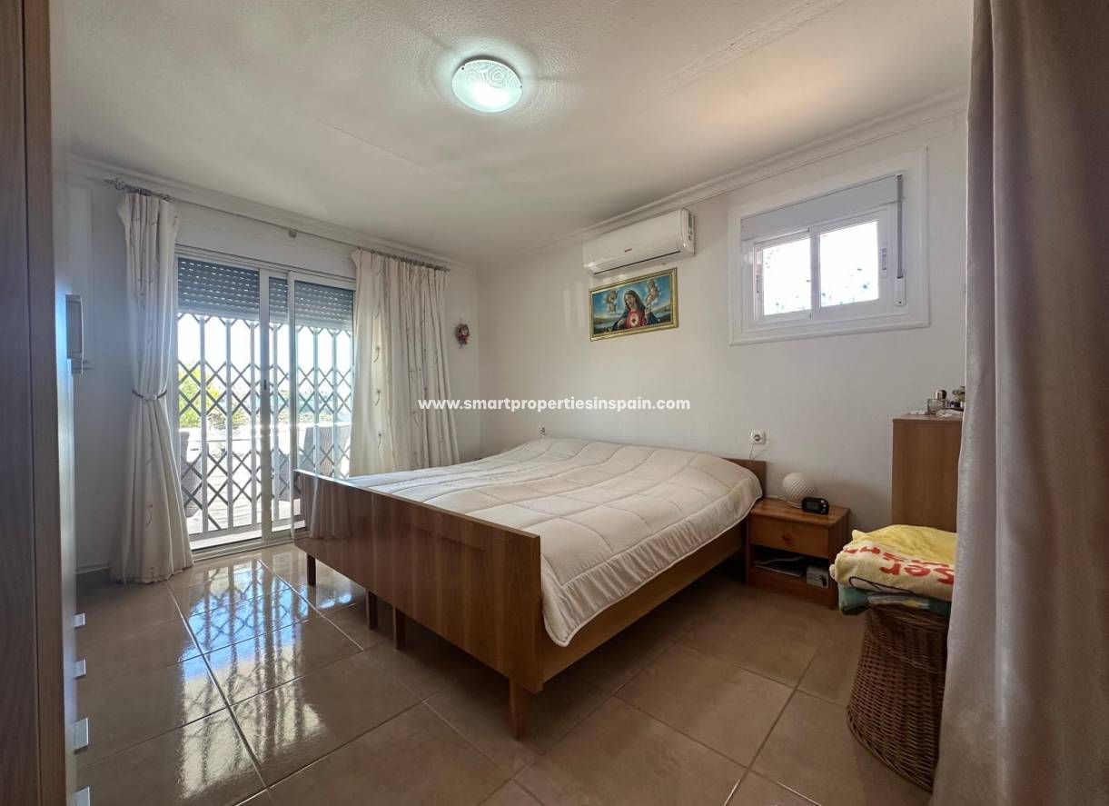 Reventa - Chalet Independiente - La Marina - Urbanización La Marina