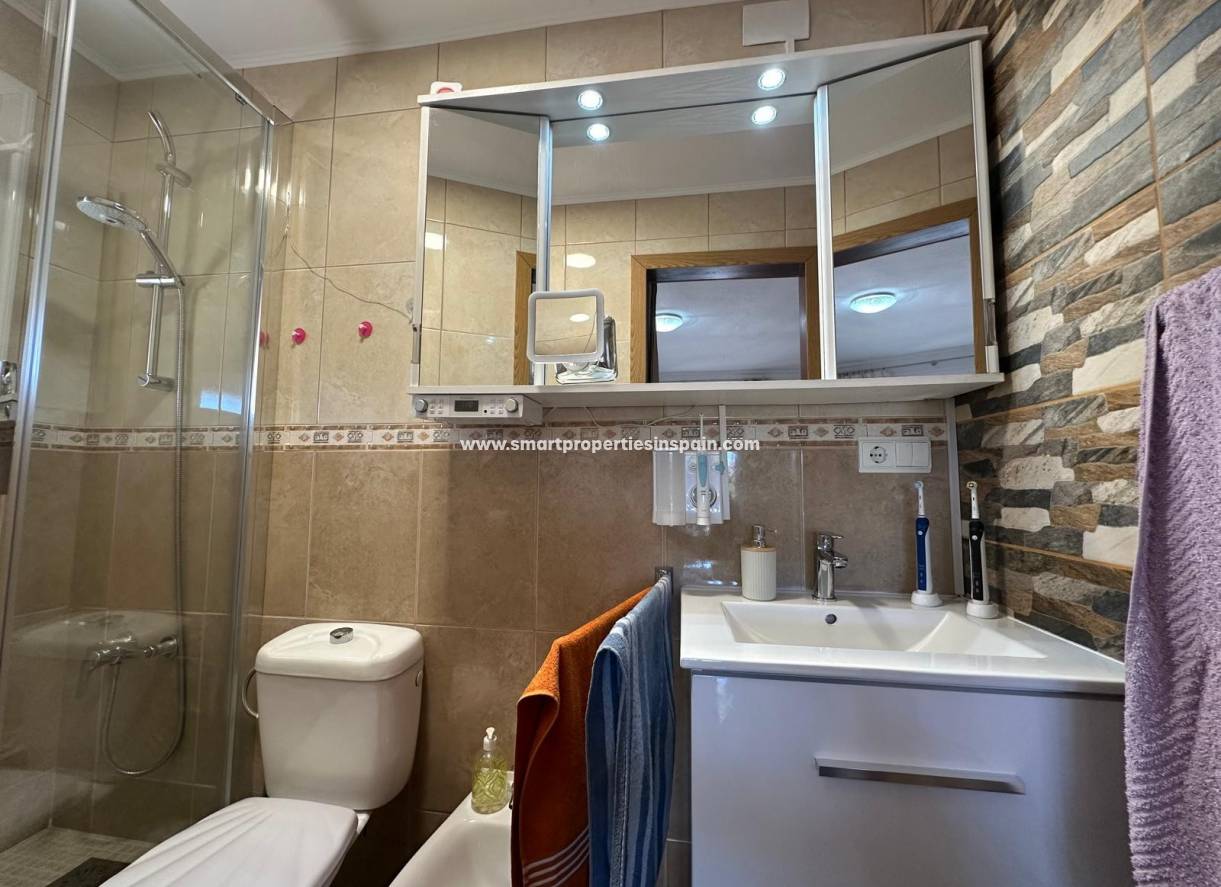 Reventa - Chalet Independiente - La Marina - Urbanización La Marina