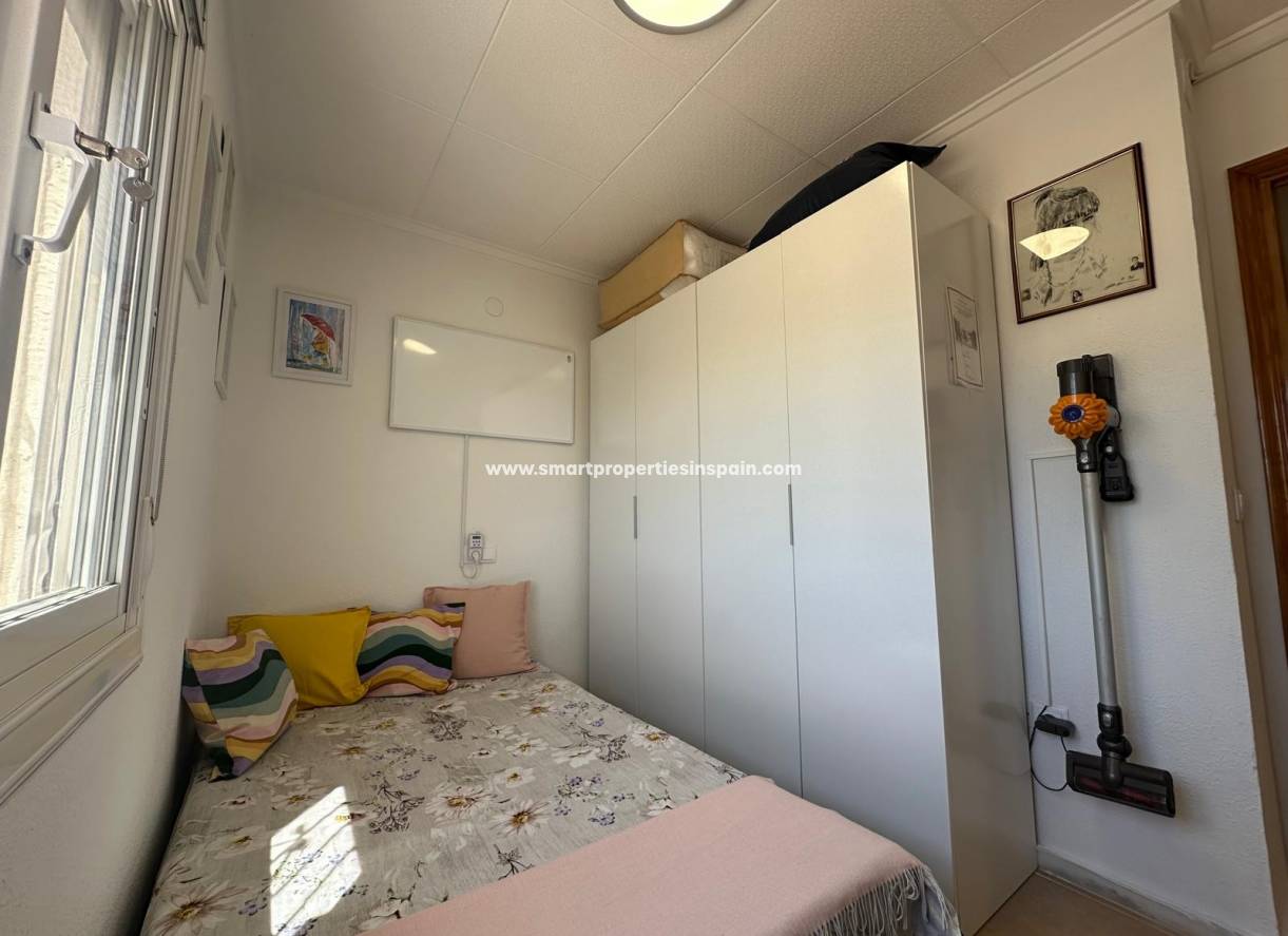 Reventa - Chalet Independiente - La Marina - Urbanización La Marina