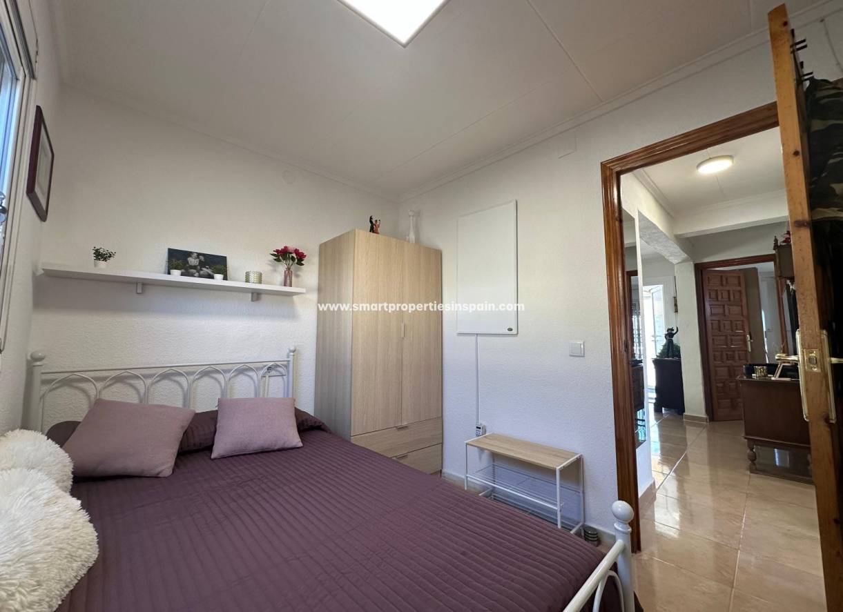 Reventa - Chalet Independiente - La Marina - Urbanización La Marina
