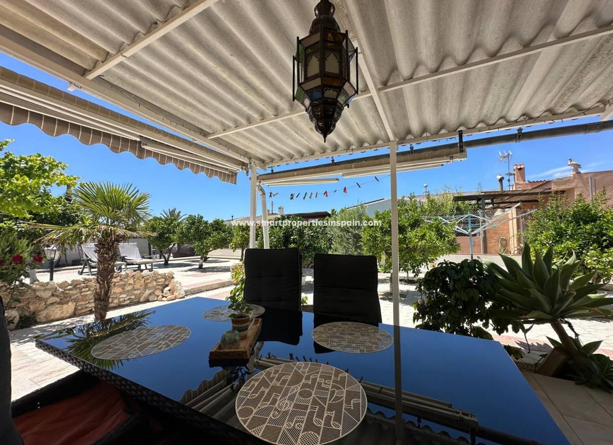 Reventa - Chalet Independiente - La Marina - Urbanización La Marina