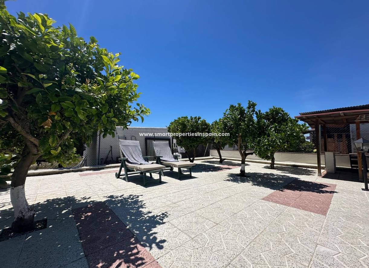 Reventa - Chalet Independiente - La Marina - Urbanización La Marina