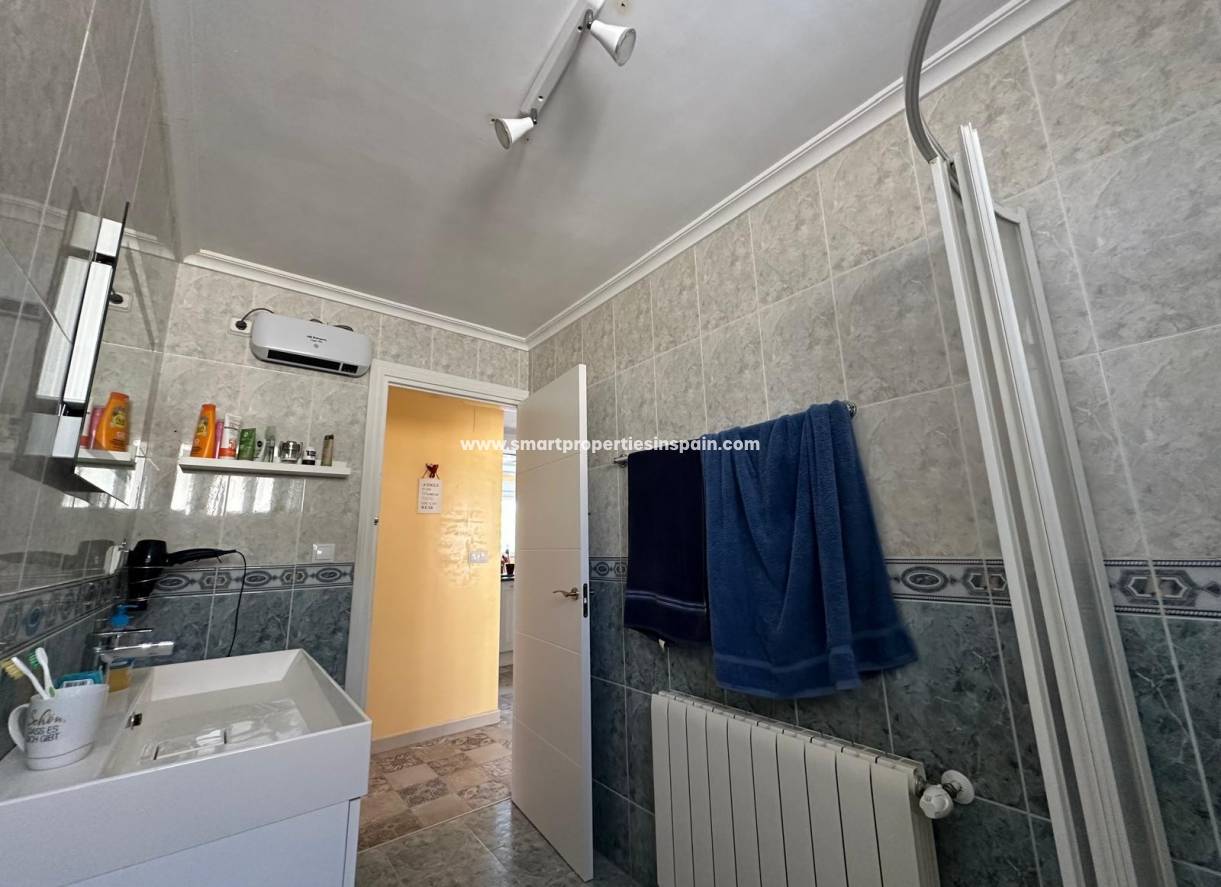 Reventa - Chalet Independiente - La Marina - Urbanización La Marina