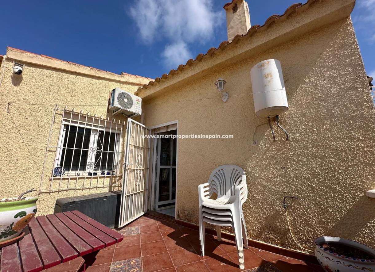 Reventa - Chalet Independiente - La Marina - Urbanización La Marina