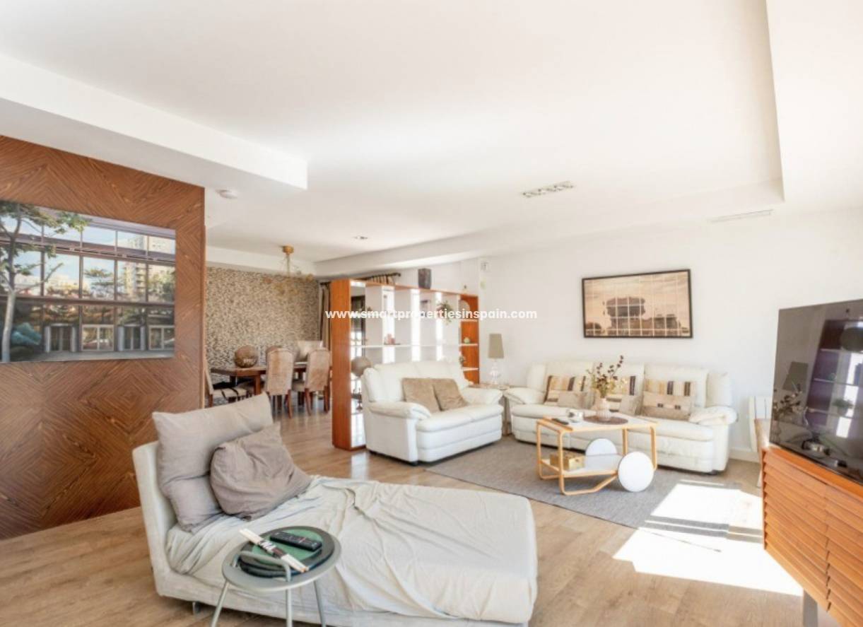 Reventa - Chalet Independiente - La Marina - Urbanización La Marina