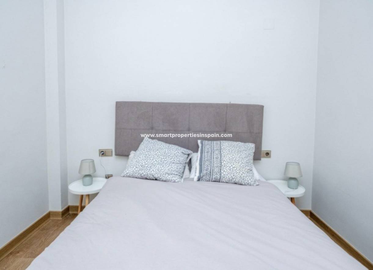 Reventa - Chalet Independiente - La Marina - Urbanización La Marina