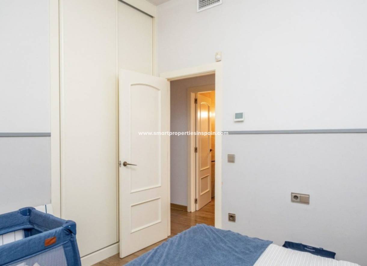 Reventa - Chalet Independiente - La Marina - Urbanización La Marina