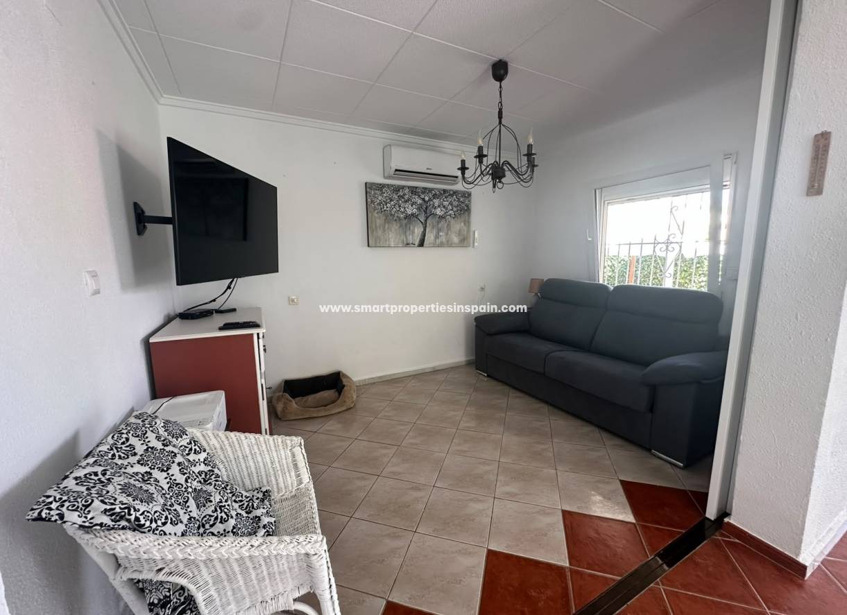 Reventa - Chalet Independiente - La Marina - Urbanización La Marina