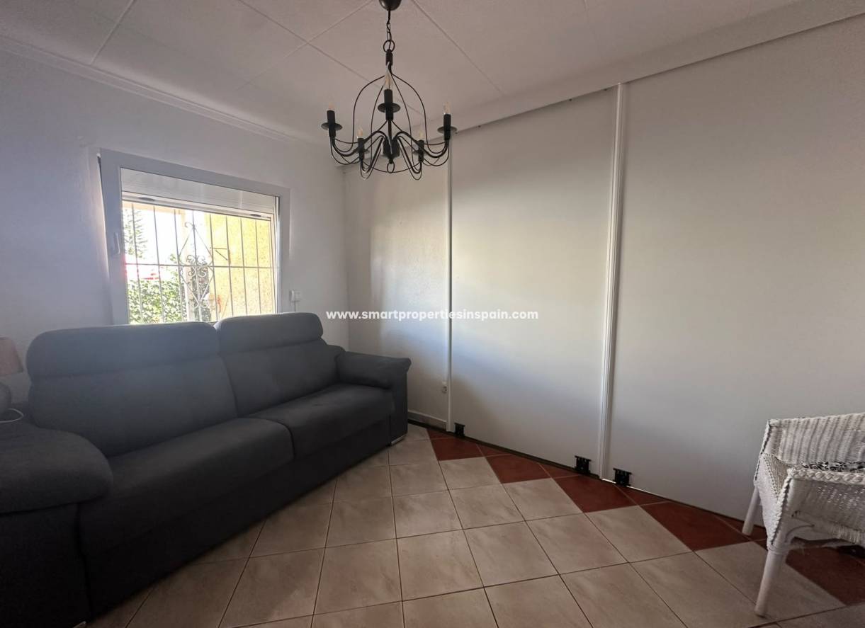 Reventa - Chalet Independiente - La Marina - Urbanización La Marina