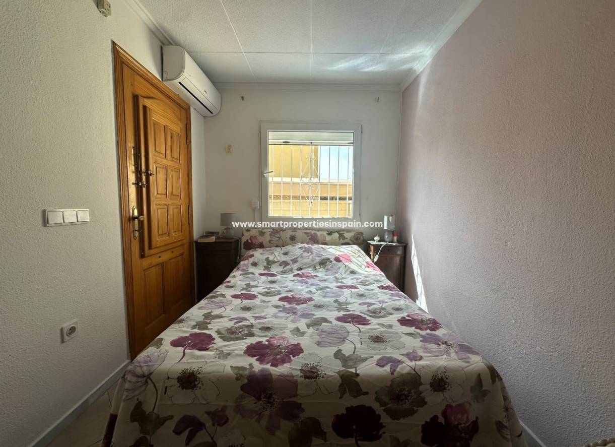 Reventa - Chalet Independiente - La Marina - Urbanización La Marina