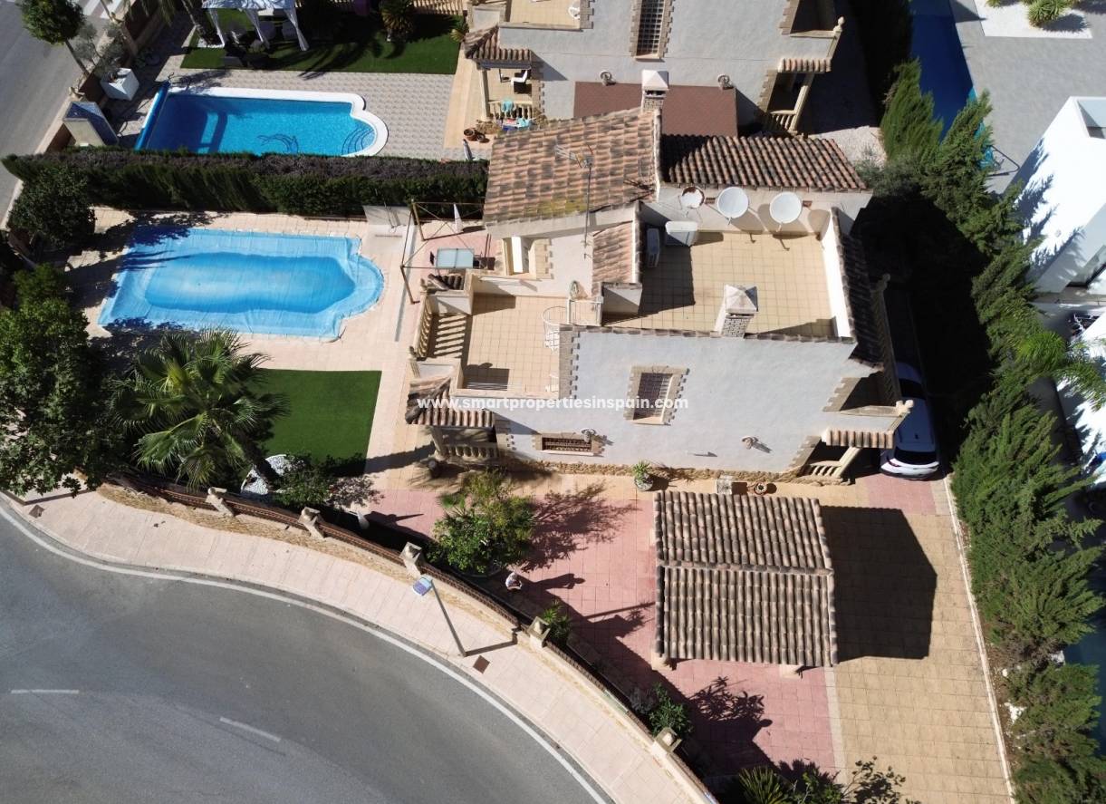 Reventa - Chalet Independiente - La Marina - Urbanización La Marina