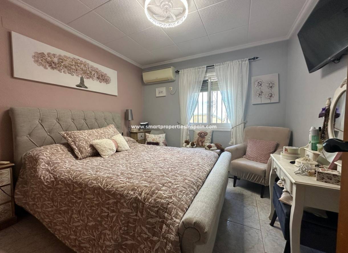 Reventa - Chalet Independiente - La Marina - Urbanización La Marina