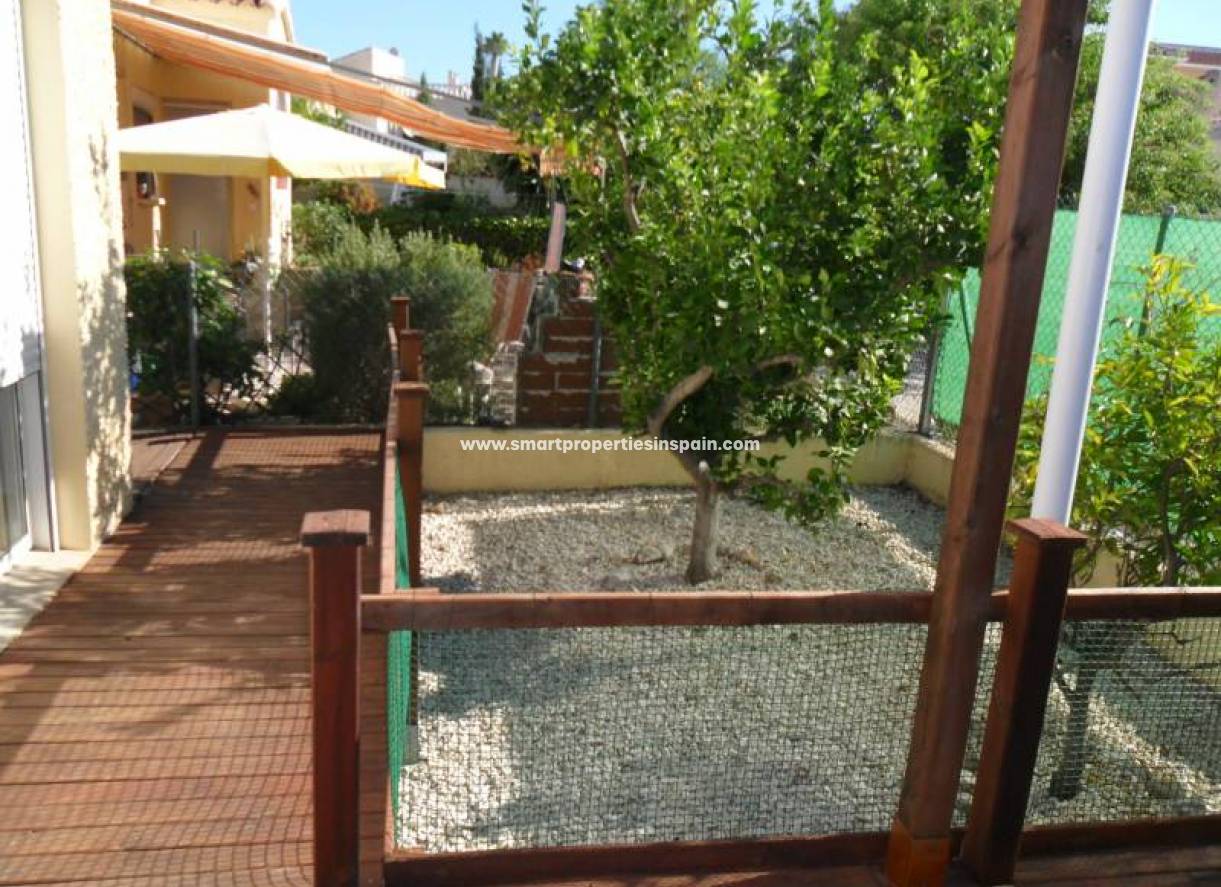 Reventa - Chalet Independiente - La Marina - Urbanización La Marina