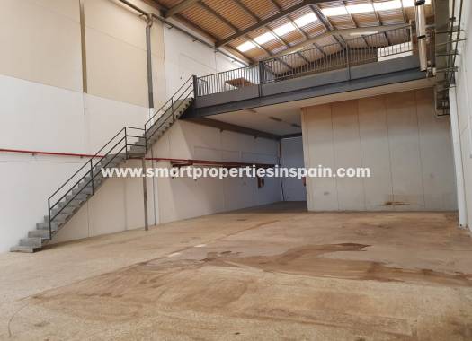 Reventa - Comercial - Elche