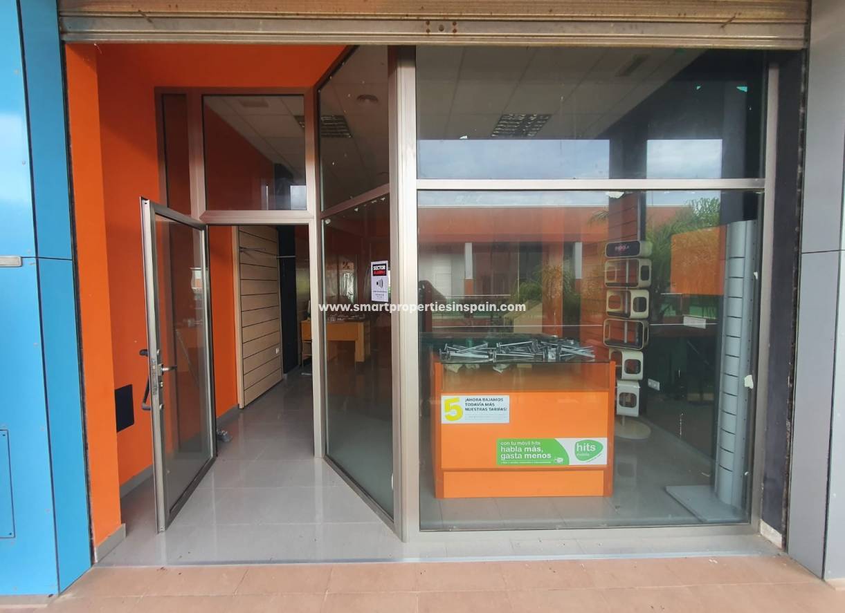 Reventa - Comercial - La Marina - Urbanización La Marina