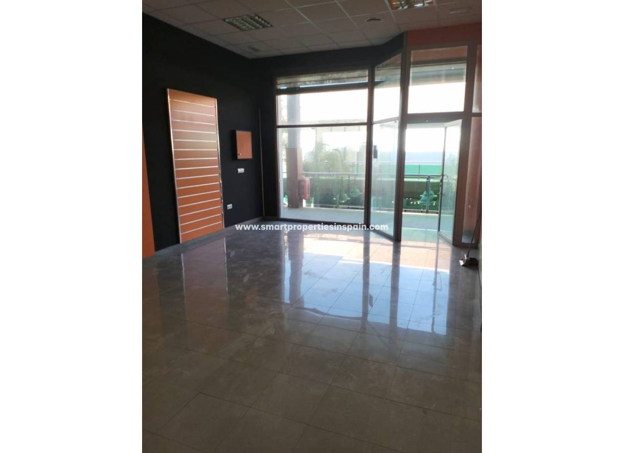 Reventa - Comercial - La Marina - Urbanización La Marina