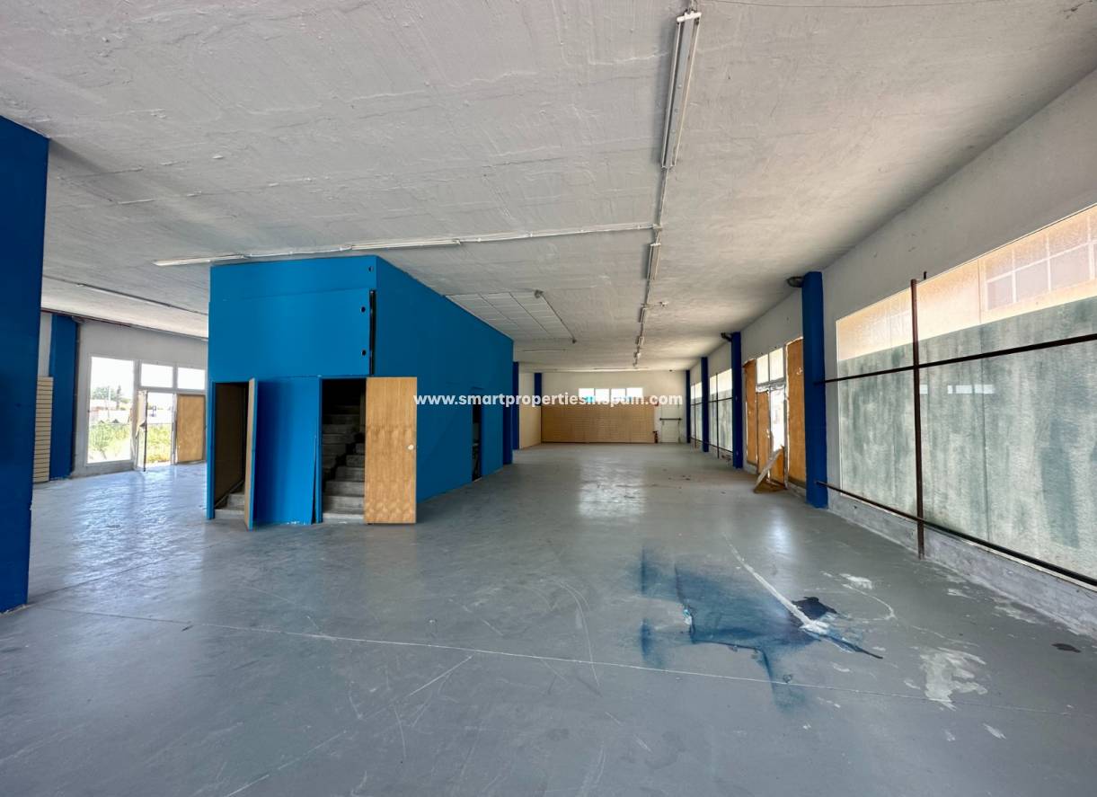 Reventa - Negocio - La Marina - Urbanización La Marina