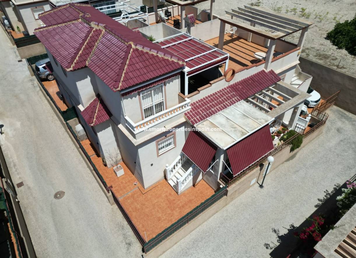 Reventa - Quad Villa - La Marina - Urbanización La Marina