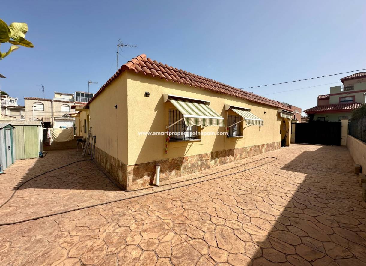 Reventa - Semi Detached Villa - La Marina Pueblo - La Marina Village