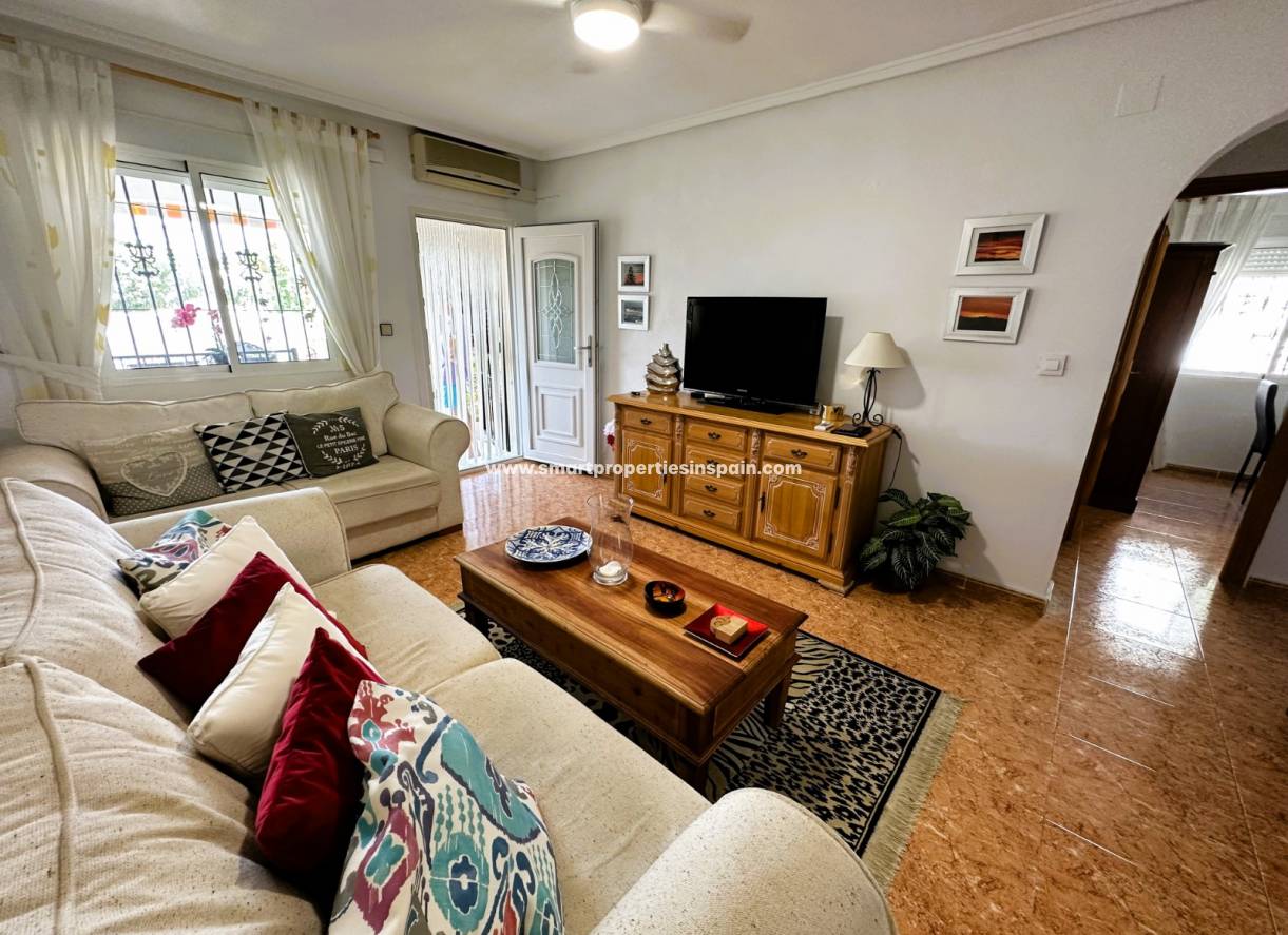 Reventa - Semi Detached Villa - La Marina - Urbanización La Marina