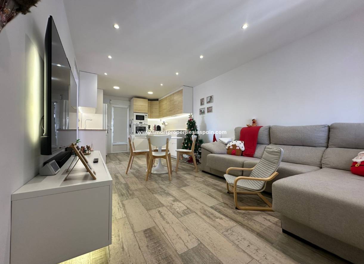 Reventa - Semi Detached Villa - La Marina - Urbanización La Marina