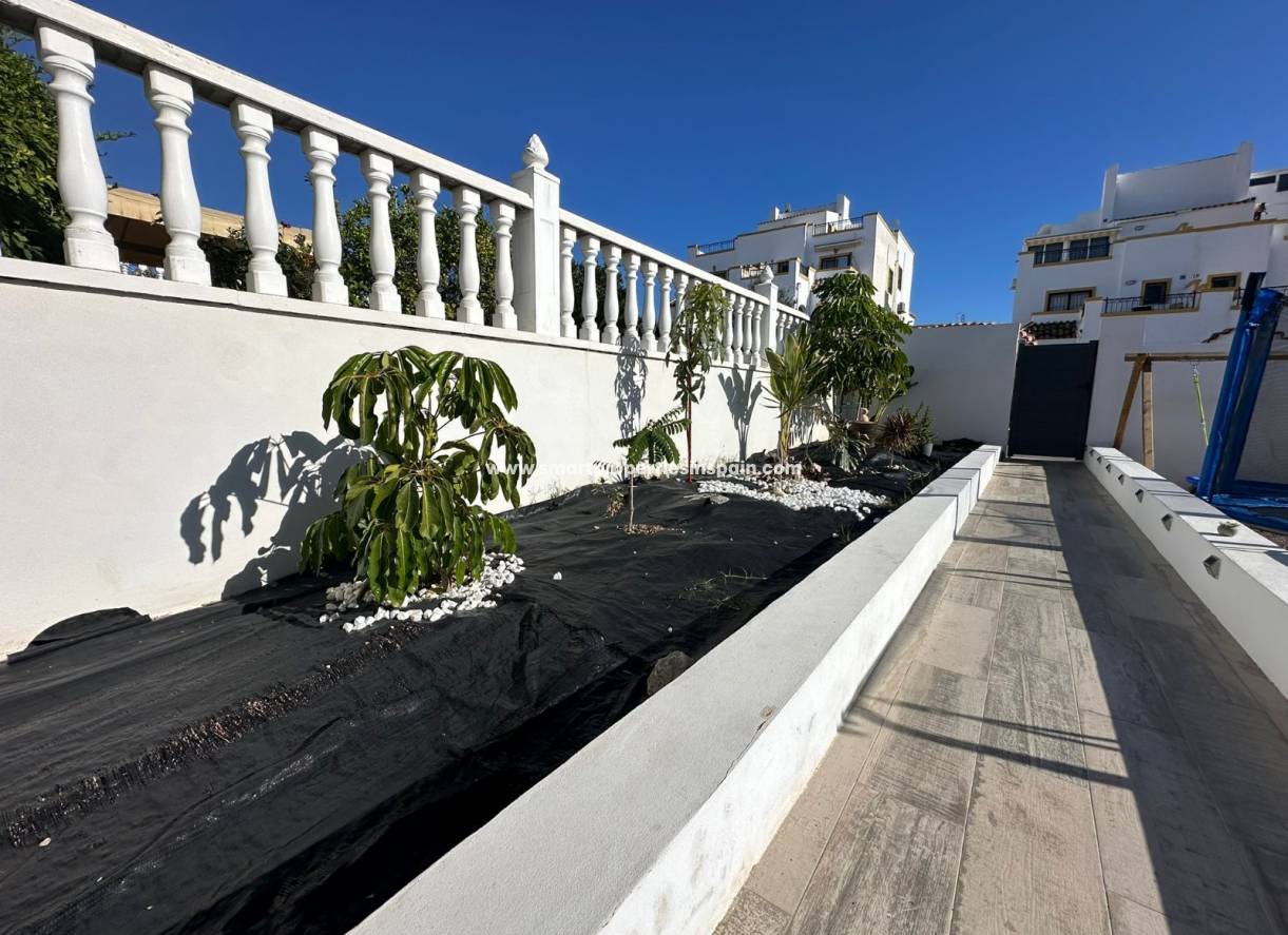 Reventa - Semi Detached Villa - La Marina - Urbanización La Marina