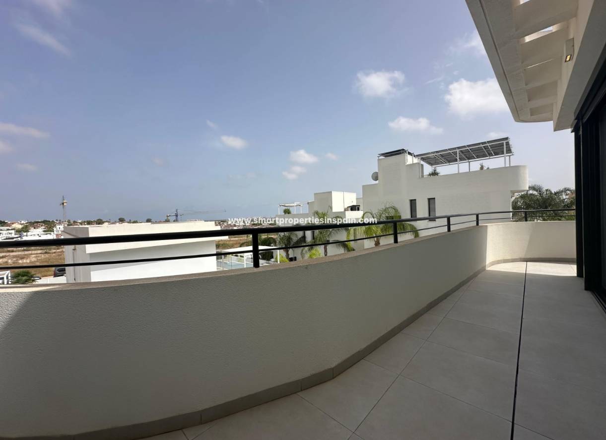 Reventa - Semi Detached Villa - La Marina - Urbanización La Marina