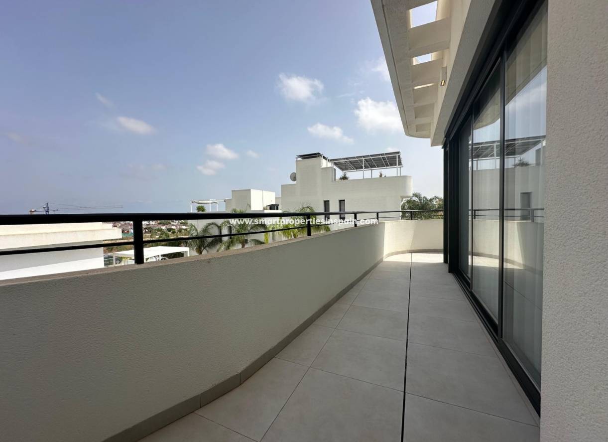Reventa - Semi Detached Villa - La Marina - Urbanización La Marina