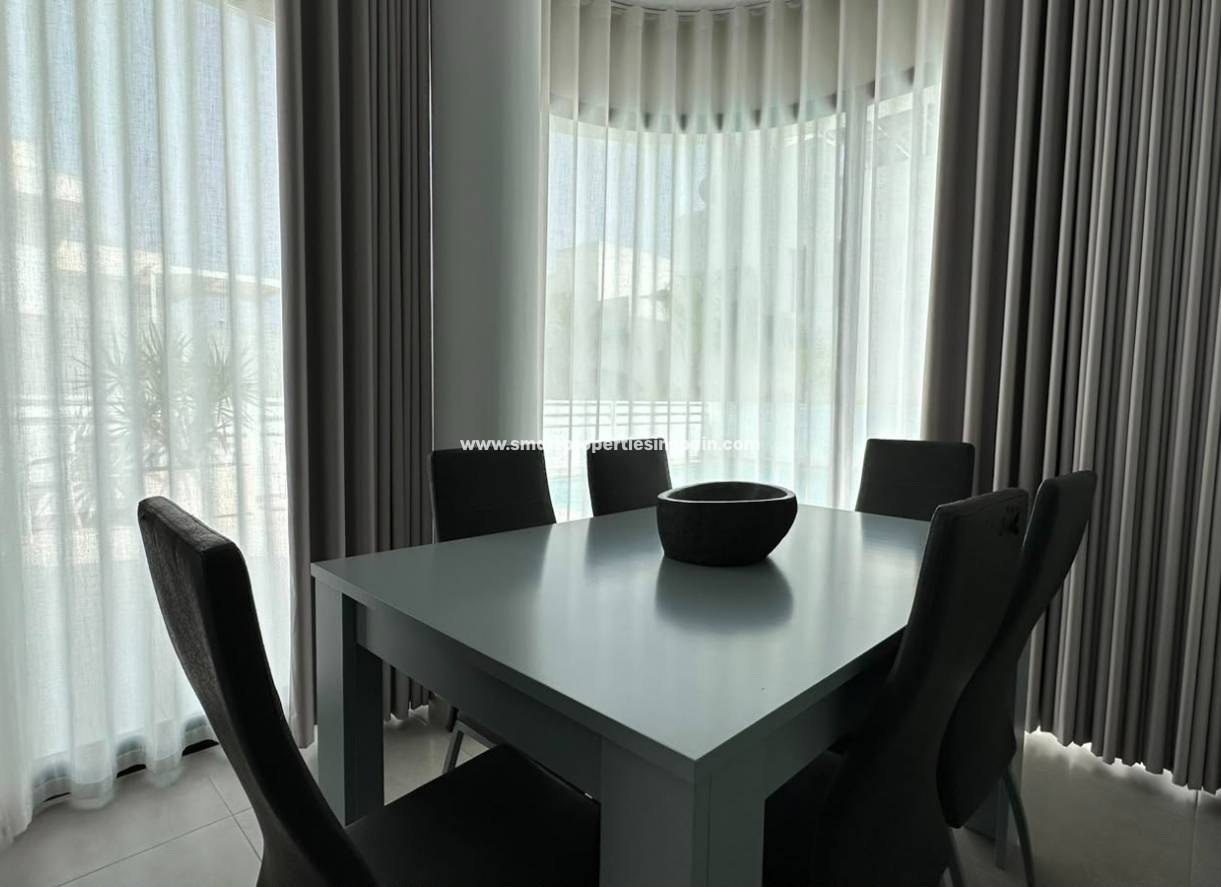 Reventa - Semi Detached Villa - La Marina - Urbanización La Marina