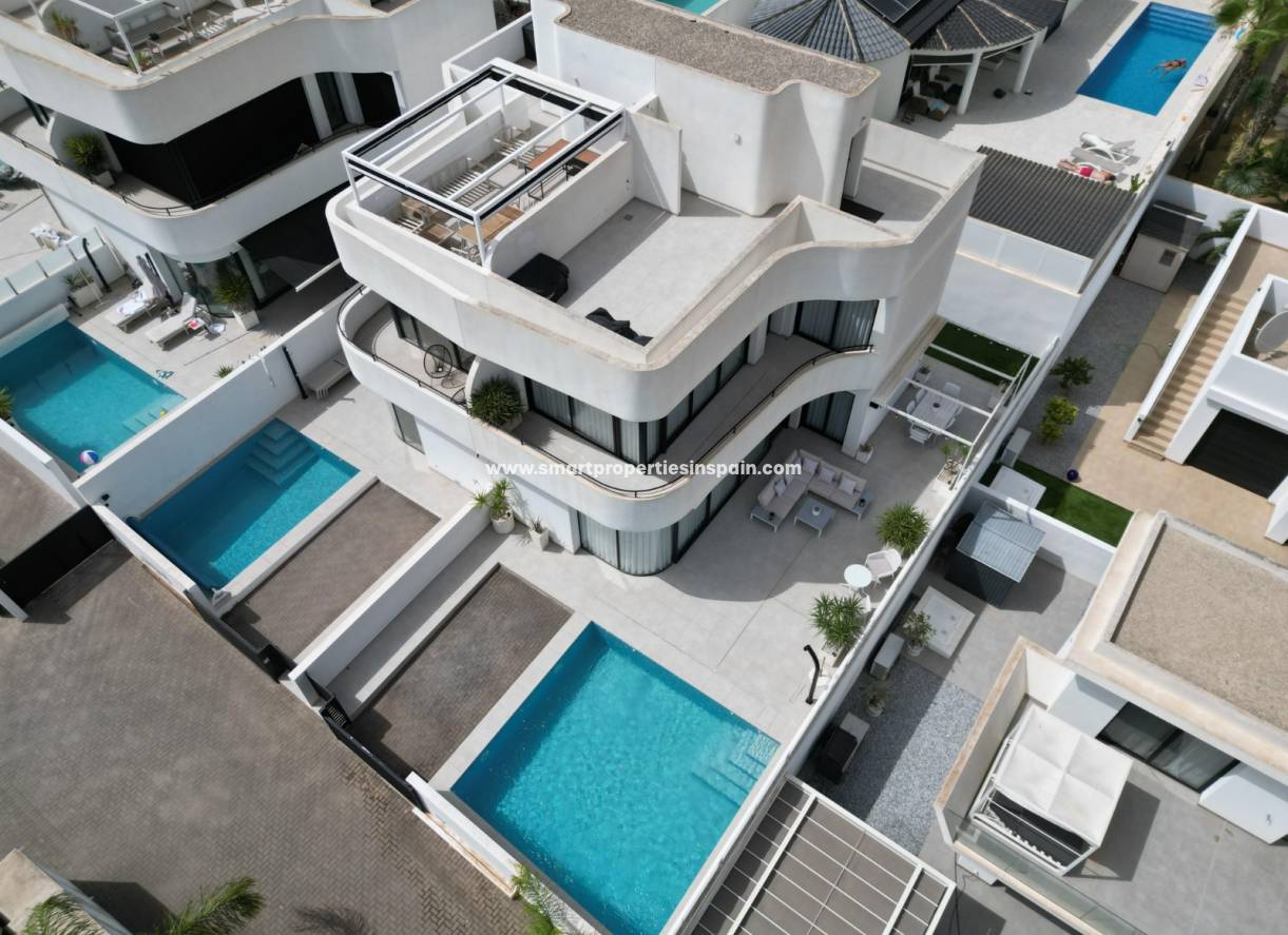 Reventa - Semi Detached Villa - La Marina - Urbanización La Marina