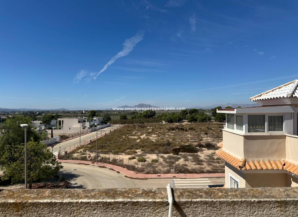 Reventa - Semi Detached Villa - La Marina - Urbanización La Marina
