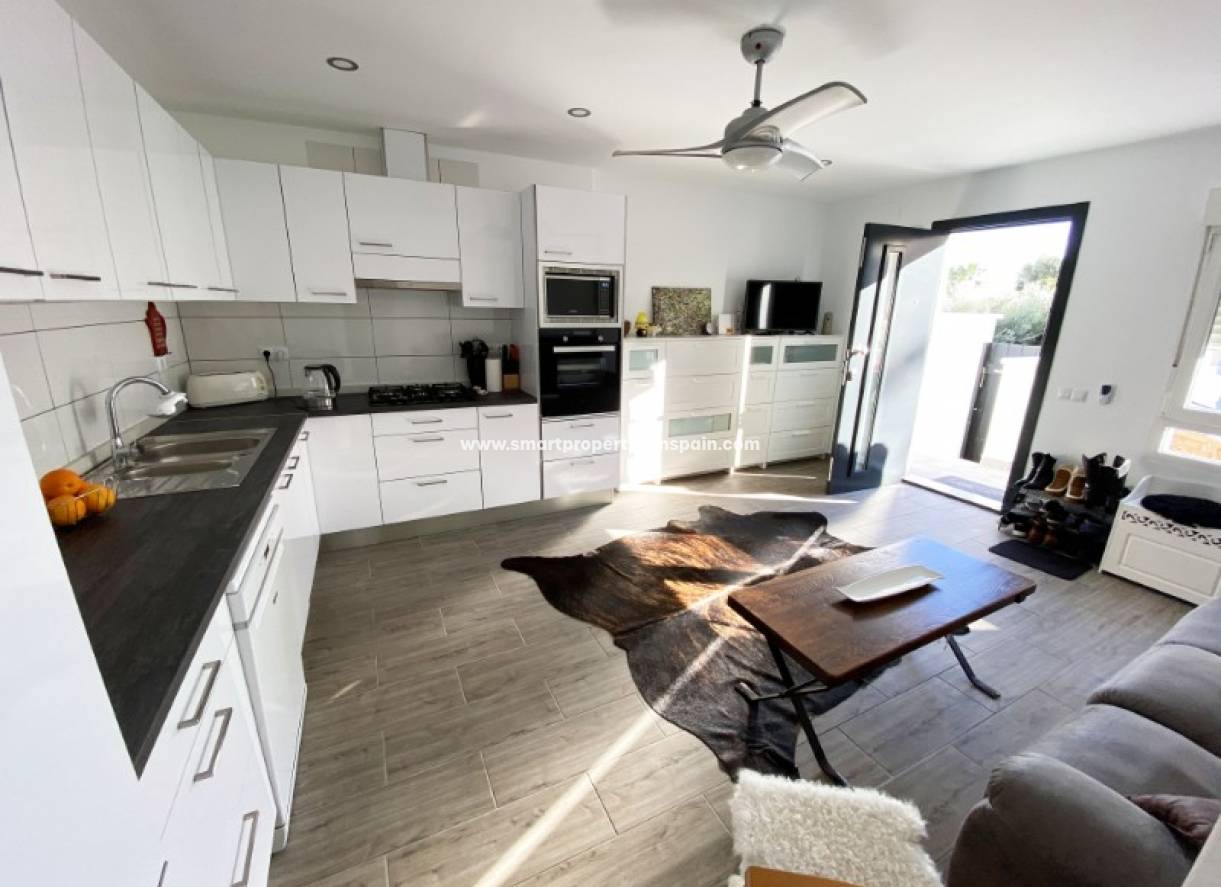 Reventa - Vivienda Adosada - La Marina - Urbanización La Marina