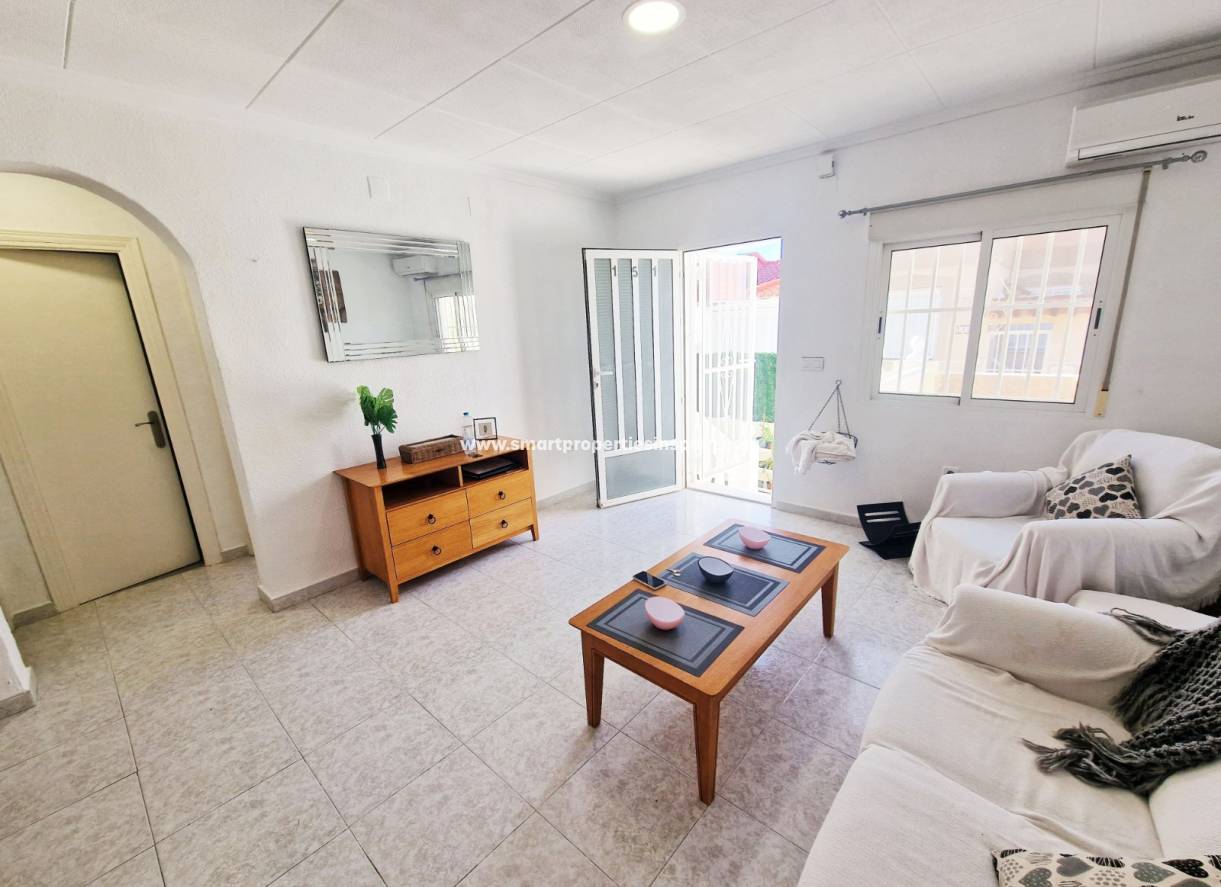 Reventa - Vivienda Adosada - La Marina - Urbanización La Marina