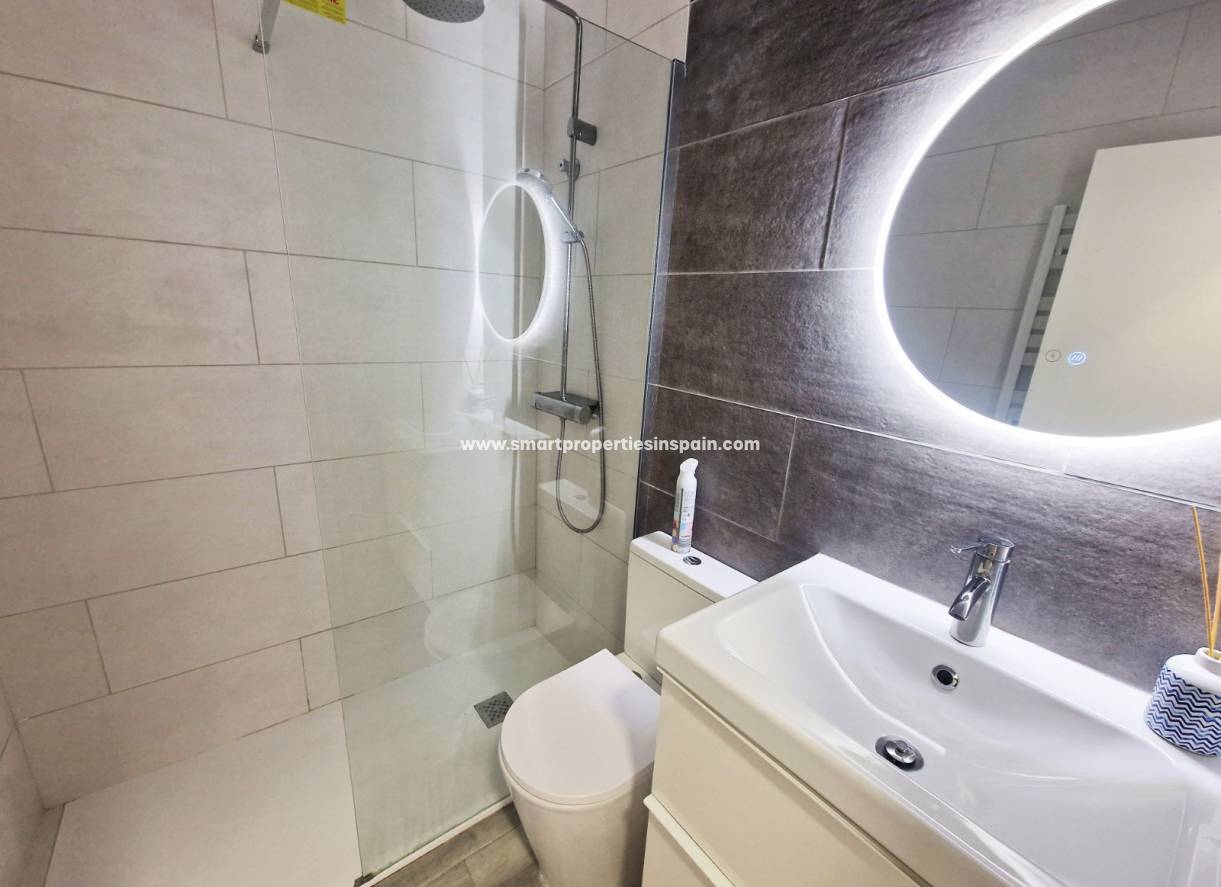 Reventa - Vivienda Adosada - La Marina - Urbanización La Marina