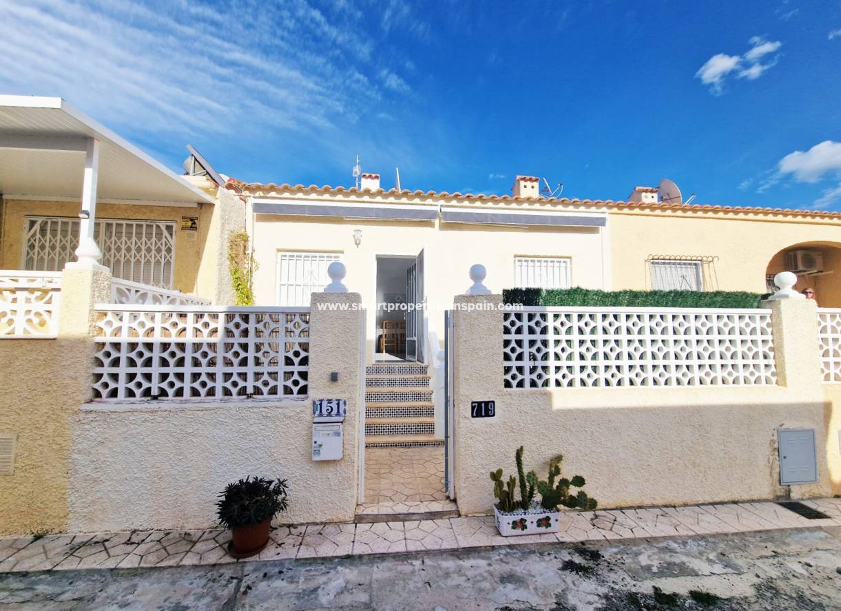Reventa - Vivienda Adosada - La Marina - Urbanización La Marina