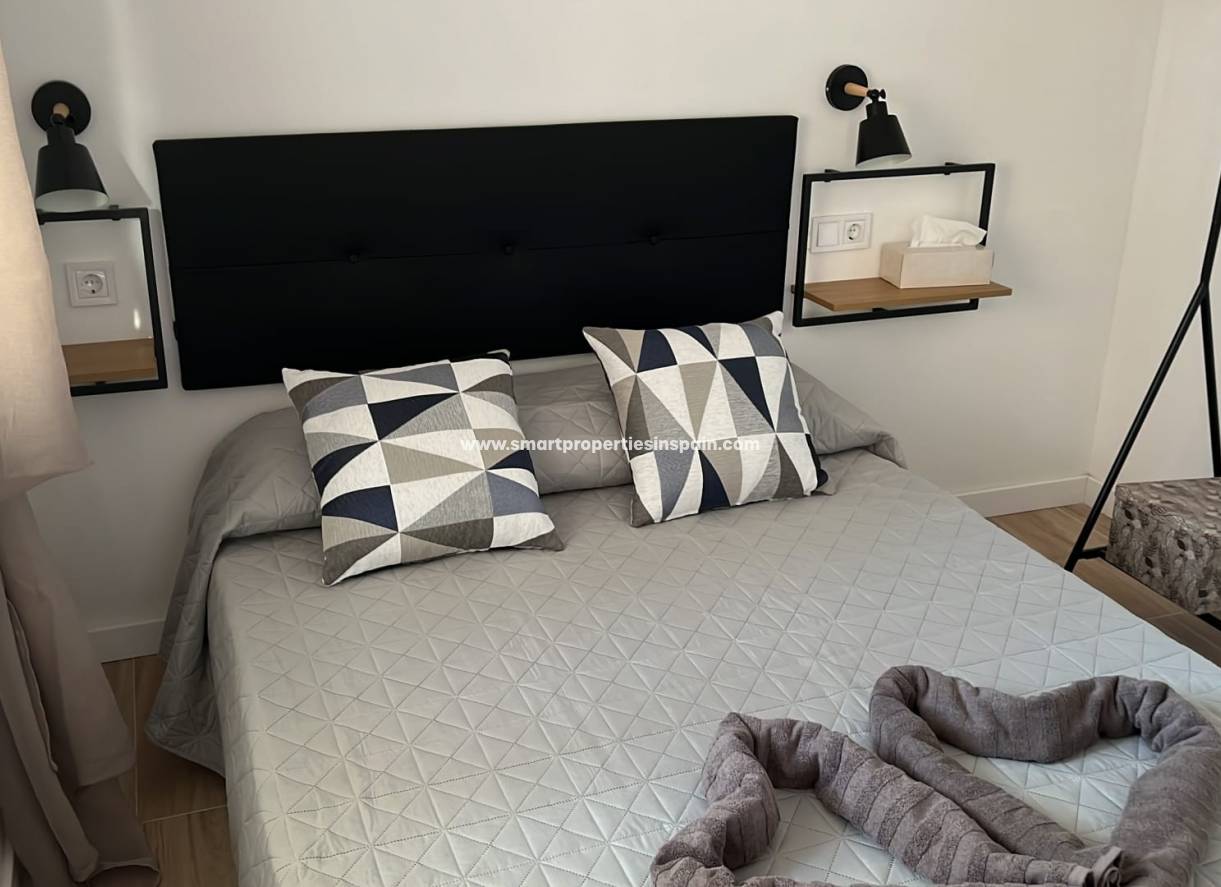 Reventa - Vivienda Adosada - La Marina - Urbanización La Marina