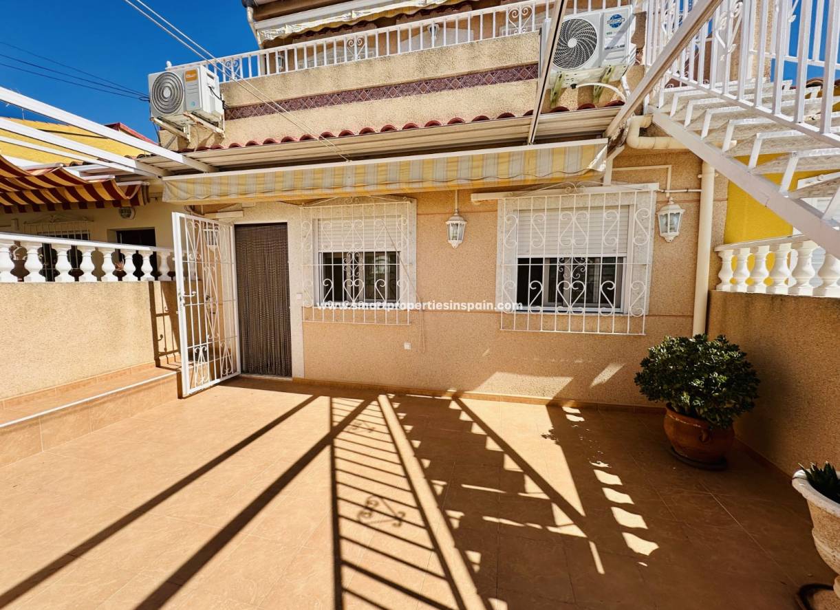 Reventa - Vivienda Adosada - La Marina - Urbanización La Marina